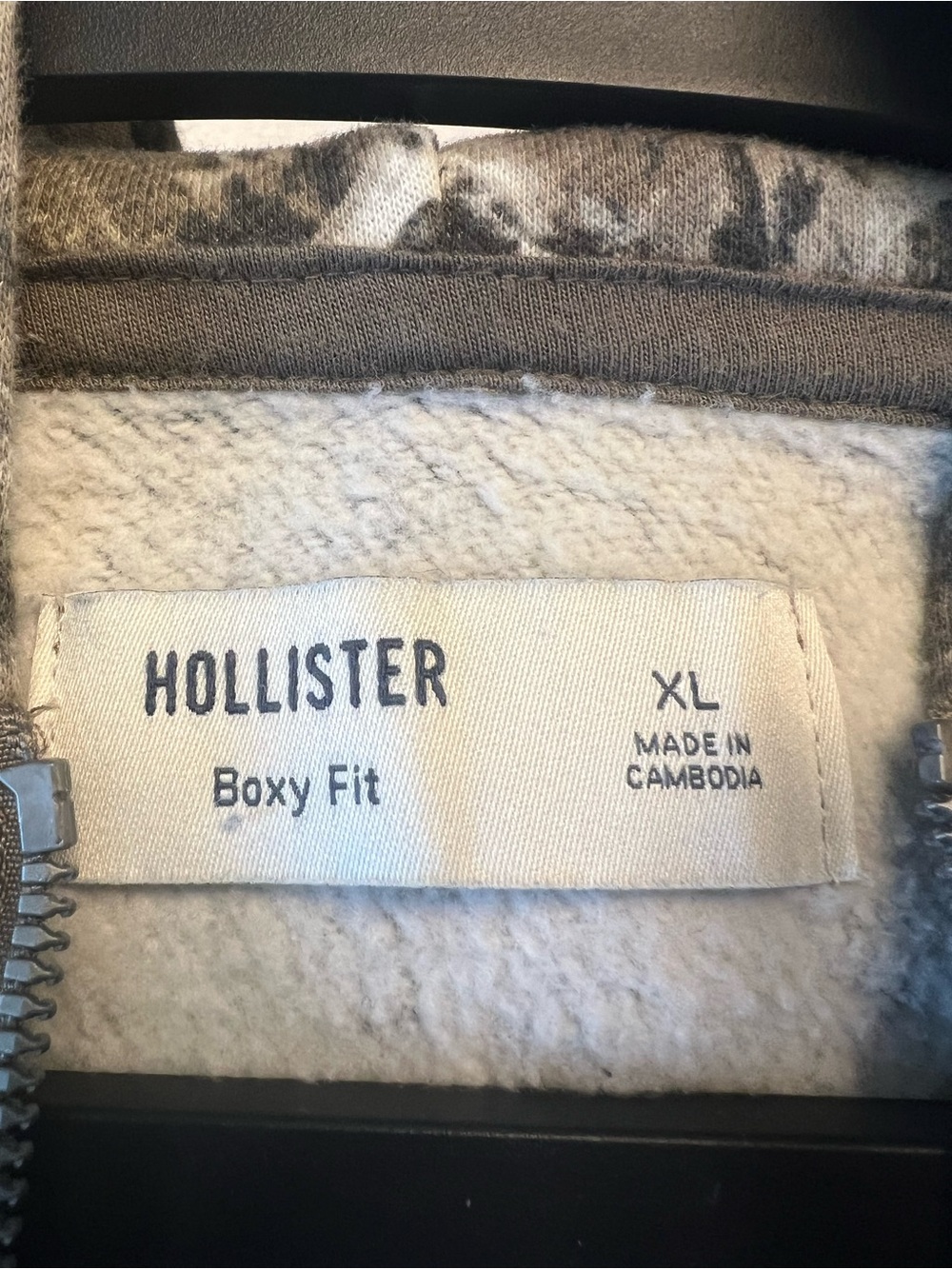 Hollister Camo Boxy Fit zip up - XL - Picture 2 of 2